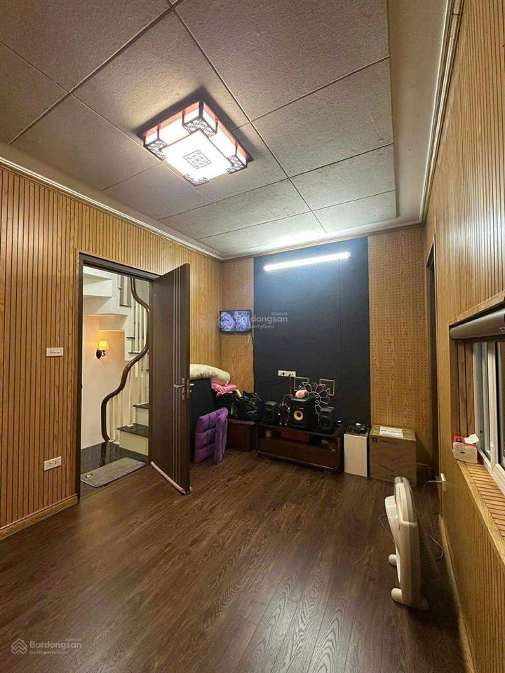 Gần bốt hàng đậu, hàng than  sát hồ gươm vị trí đắc địa 3 tầng,1 tum, ngõ rộng thoáng, gần phố