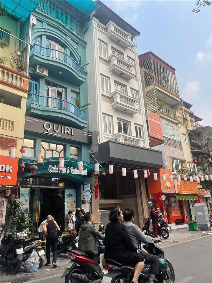 Mặt phố hàng lược  4 tầng 33 tỷ  vỉa hè rộng, kinh doanh đỉnh. trung tâm phố cổ