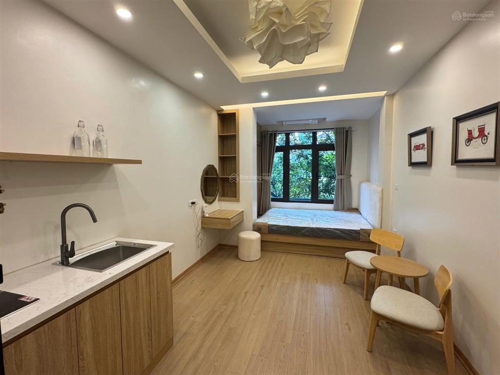 Mặt phố đặng trần côn  homestay dòng tiền, gần lăng bác, thông cát linh, văn miếu, phố ôtô 2 chiều