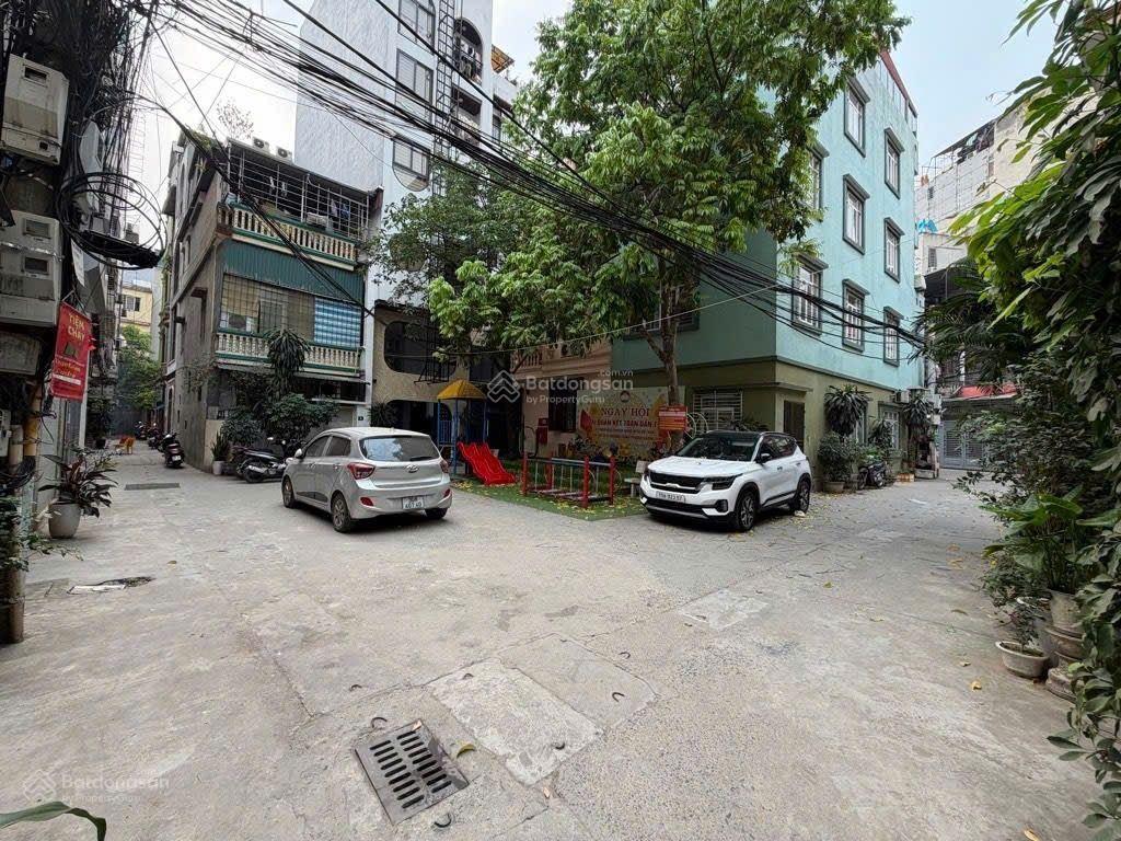 Vương thừa vũ  thang máy nhập khẩu, nội thất indochine dòng tiền 21tr/tháng, phân lô oto