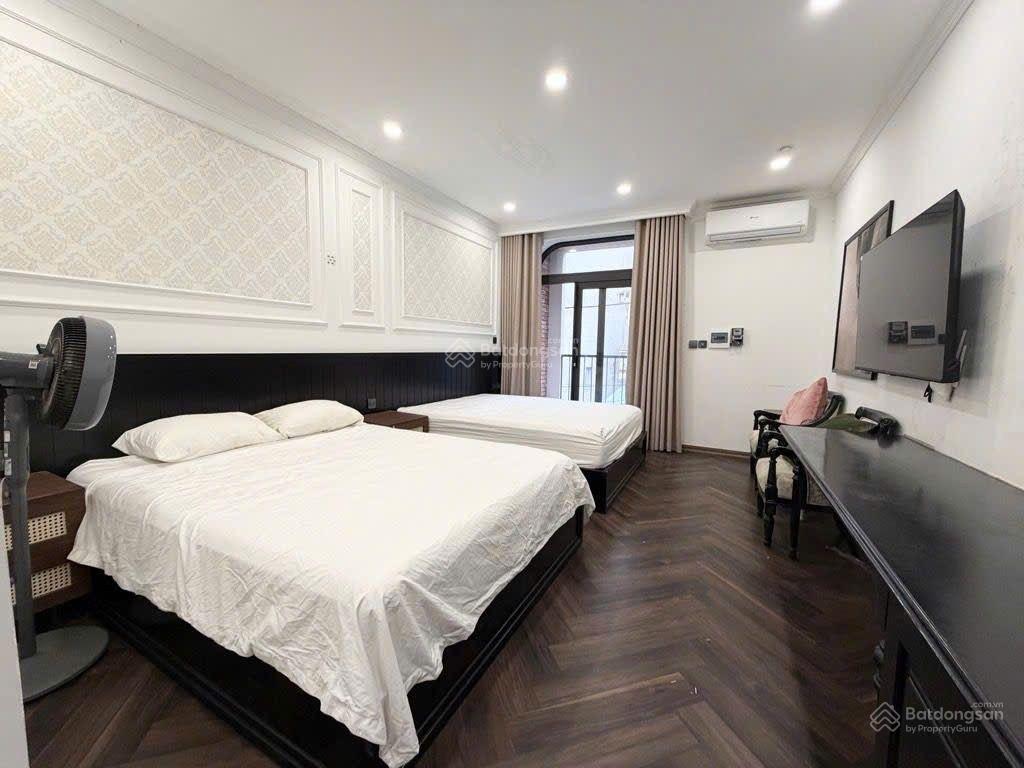 Vương thừa vũ  thang máy nhập khẩu, nội thất indochine dòng tiền 21tr/tháng, phân lô oto