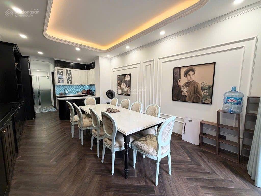 Vương thừa vũ  thang máy nhập khẩu, nội thất indochine dòng tiền 21tr/tháng, phân lô oto