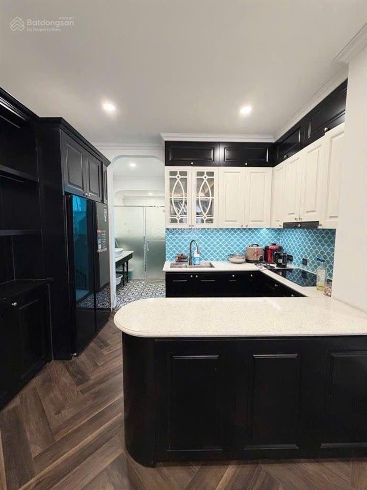 Vương thừa vũ  thang máy nhập khẩu, nội thất indochine dòng tiền 21tr/tháng, phân lô oto