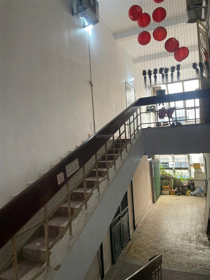 5,2 tỷ  tập thể ngân hàng, 90m, 3 ngủ  vị trí đỉnh đống đa , đối diện vincom phạm ngọc thạch