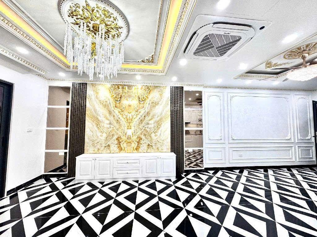 26 tỷ  lô góc, mặt phố yên lạc  7 tầng thang máy full nội thất xịn, trung tâm hai bà trưng
