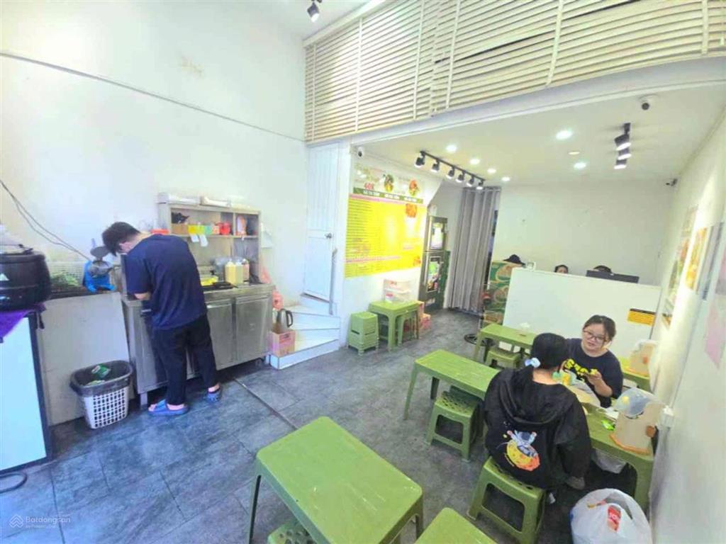 26 tỷ  lạc trung, nhà 1 mặt phố, 1 mặt ngõ ô tô, thoáng  kinh doanh đỉnh  63m2  4 tầng