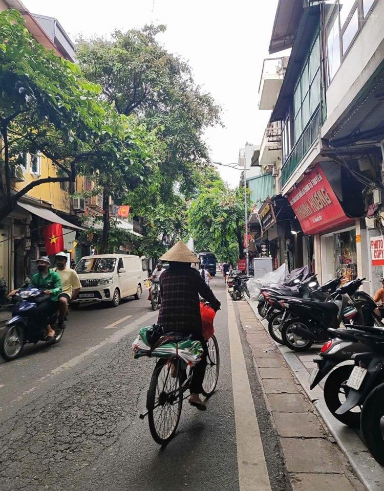 6,2 tỷ  trung tâm phố cổ  hàng bồ  homestay dòng tiền  30m, nhà 3 tầng.