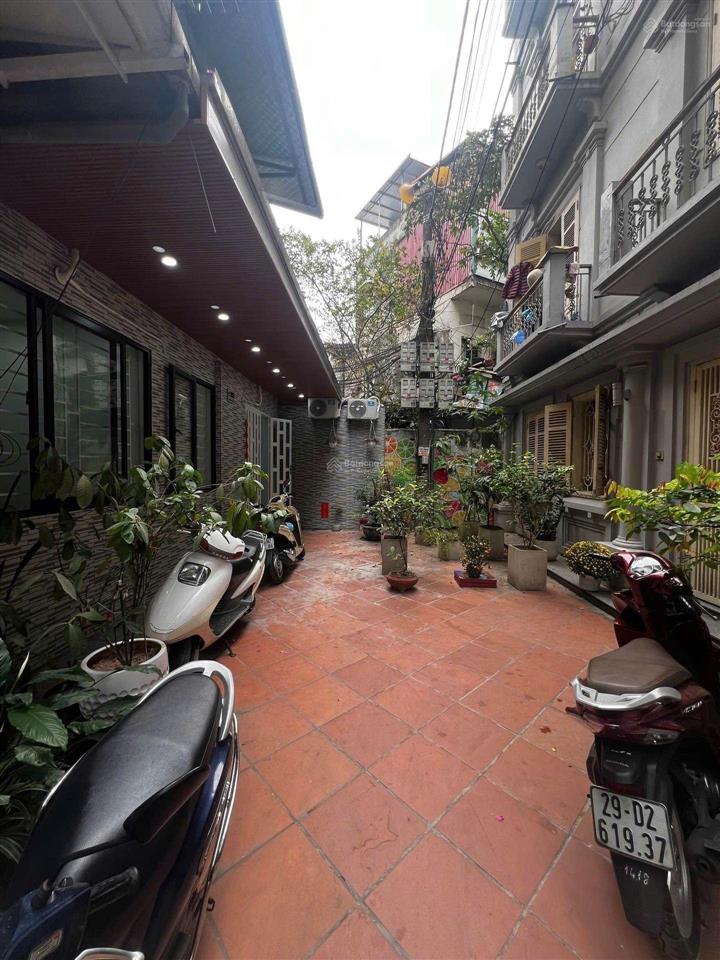5,6 tỷ  tập thể tầng 1  lò đúc 70m  2 ngủ  30m ra mặt phố