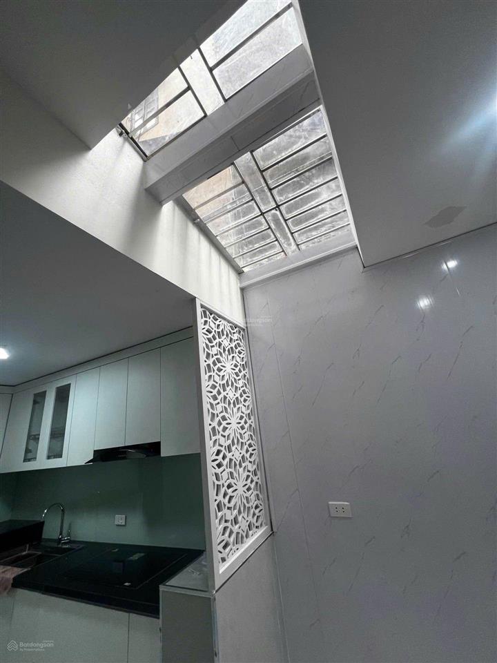 5,6 tỷ  tập thể tầng 1  lò đúc 70m  2 ngủ  30m ra mặt phố
