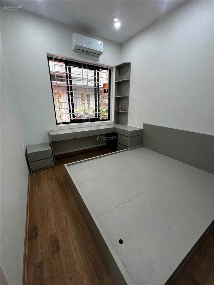 5,6 tỷ  tập thể tầng 1  lò đúc 70m  2 ngủ  30m ra mặt phố