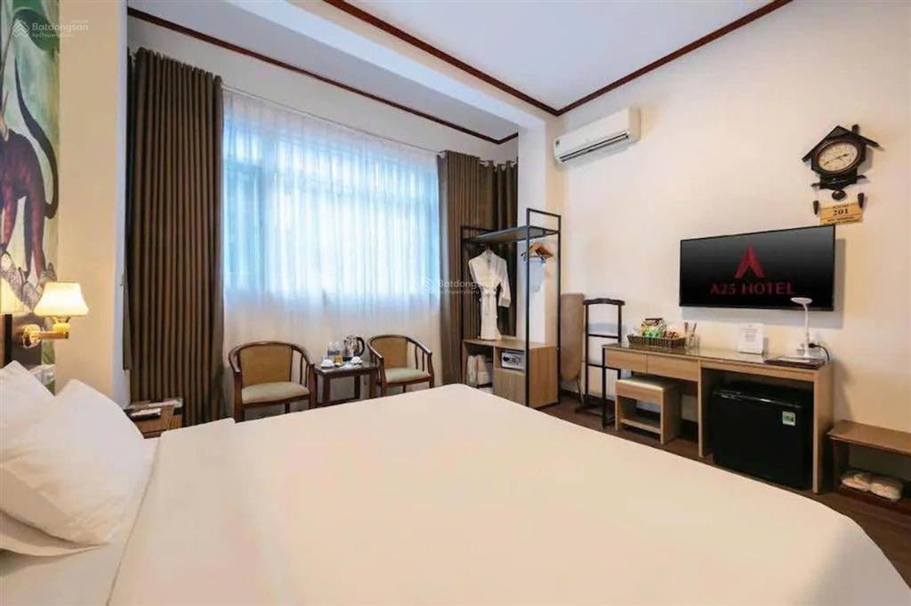 38 tỷ  đặng thái thân, gần nhà hát lớn  65m  6 tầng thang máy  10 phòng ngủ  dòng tiền 90tr/th