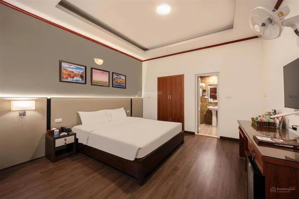 38 tỷ  đặng thái thân, gần nhà hát lớn  65m  6 tầng thang máy  10 phòng ngủ  dòng tiền 90tr/th