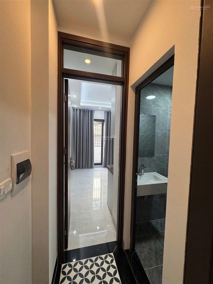 Bạch mai, tạ quang bửu  30m2  5 tầng thang máy  nhỉnh 11 tỷ  3 bước ra mặt phố  full nội thất