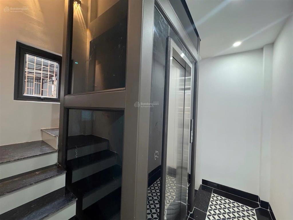 Bạch mai, tạ quang bửu  30m2  5 tầng thang máy  nhỉnh 11 tỷ  3 bước ra mặt phố  full nội thất