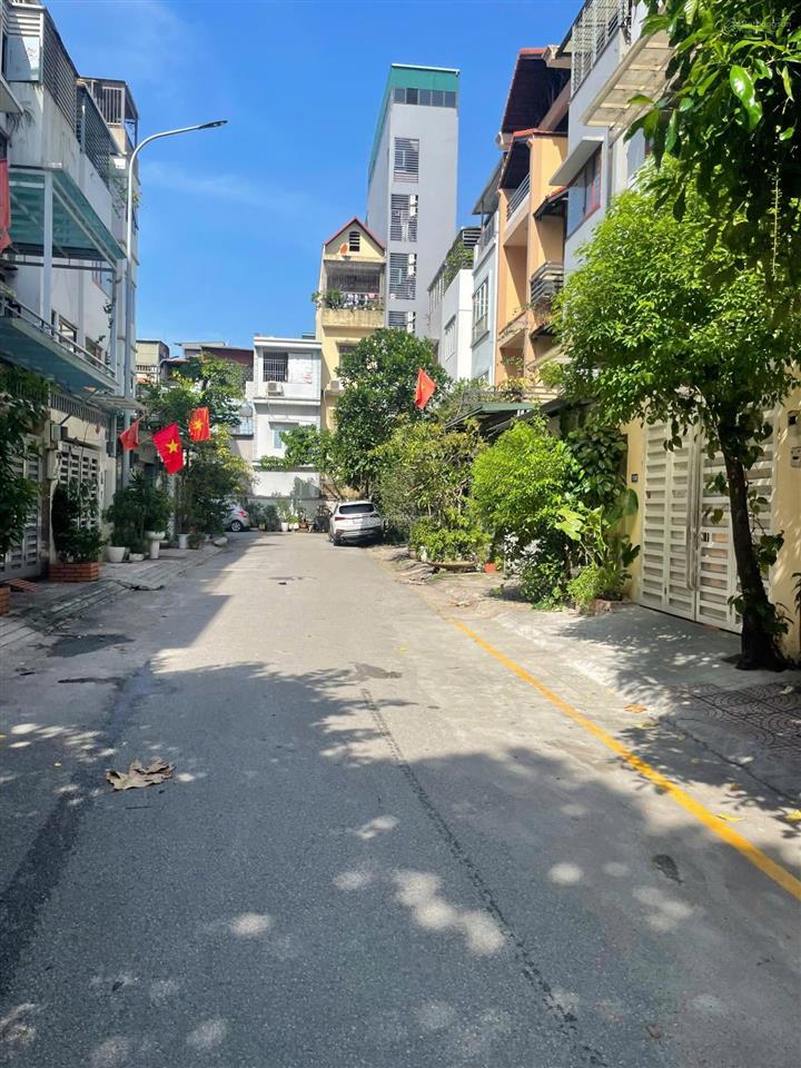 5,2 tỷ  chung cư quân đội  hoàng văn thái | 62m | 2 ngủ  full nội thất  ô tô đỗ cầu thang