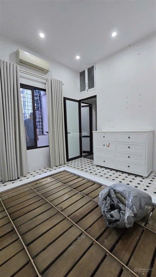5,9 tỷ  lò đúc  21m  2 ngủ  3 wc vài bước ra phố, sát phở thìn, gần hồ gươm
