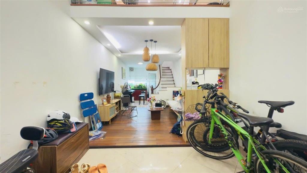Nhỉnh 9 tỷ hào nam  35m  5 tầng ngõ thông kinh doanh nhỏ  nhà đẹp ở luôn, gần nhạc viện hà nội