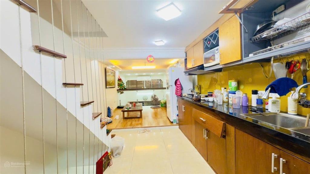 Nhỉnh 9 tỷ hào nam  35m  5 tầng ngõ thông kinh doanh nhỏ  nhà đẹp ở luôn, gần nhạc viện hà nội