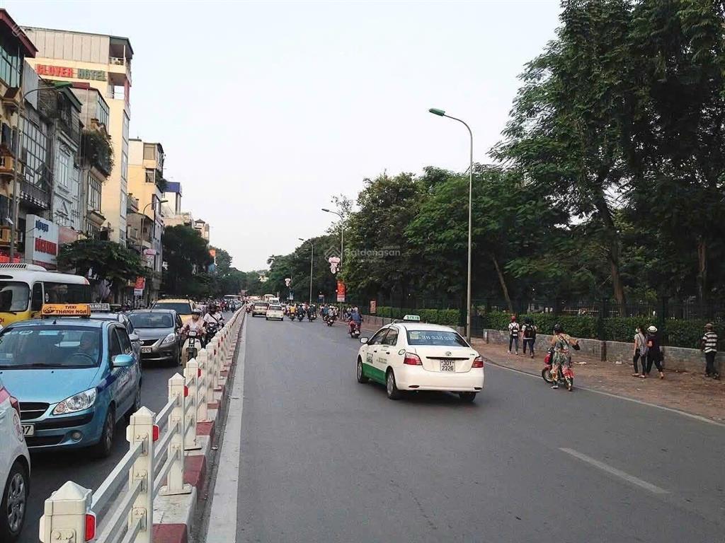 7,3 tỷ  tôn đức thắng  50m2  4 tầng  4 ngủ  20m ra mặt phố, ngõ thẳng, gần văn miếu
