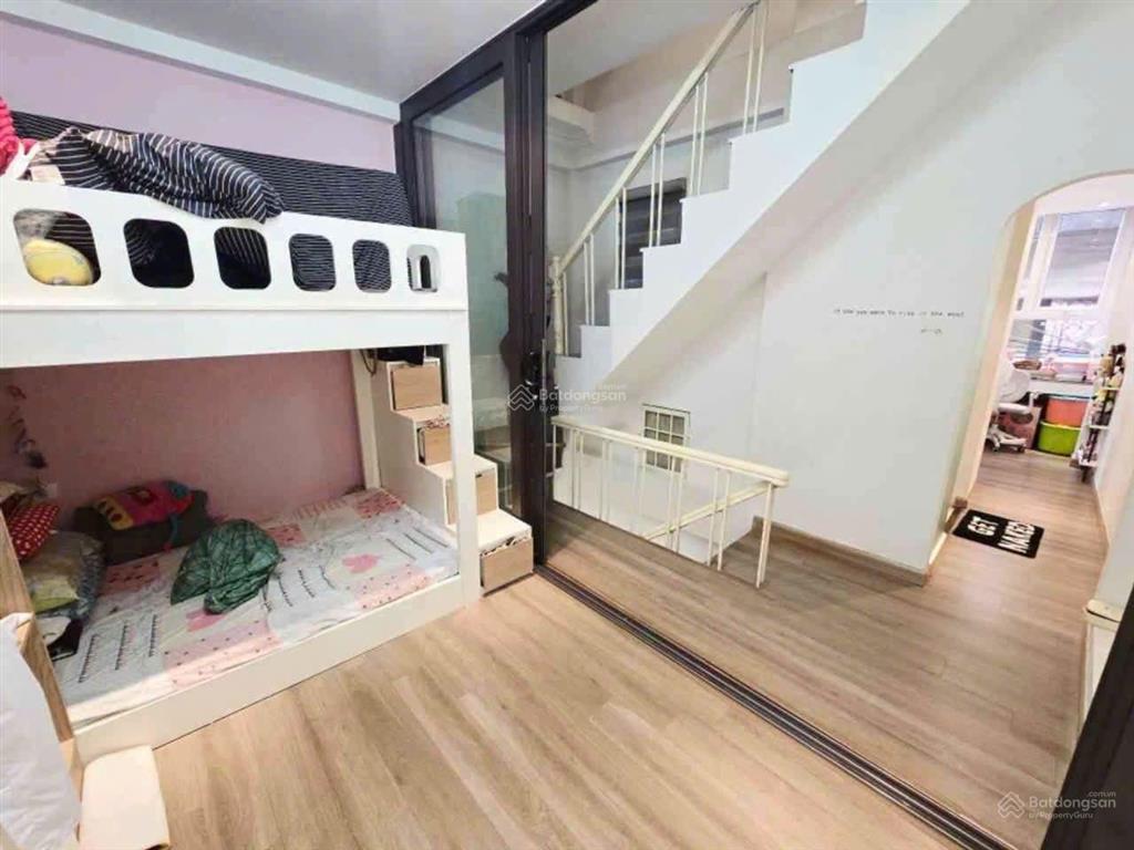 5,6 tỷ  ngã 3 hàng chuối  phạm đình hổ | 4 tầng | nhà đẹp ở ngay *vị trí vàng phố cổ