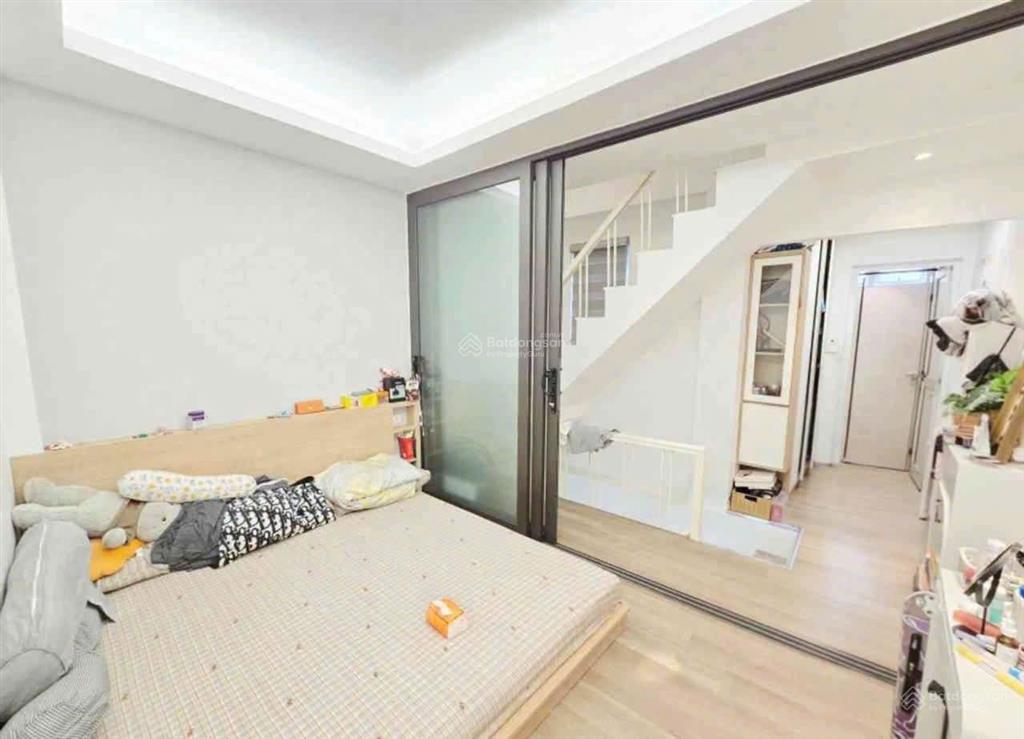 5,6 tỷ  ngã 3 hàng chuối  phạm đình hổ | 4 tầng | nhà đẹp ở ngay *vị trí vàng phố cổ