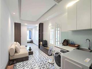 Nhỉnh 3 tỷ / phố cổ hàng cót  căn studio  mặt phố lô góc view đường cực chill  dòng tiền tốt