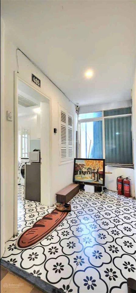 Nhỉnh 3 tỷ / phố cổ hàng cót  căn studio  mặt phố lô góc view đường cực chill  dòng tiền tốt