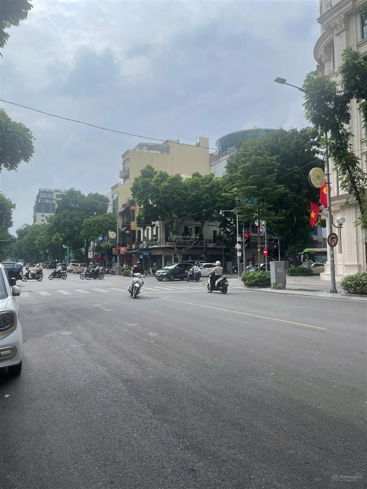 5,5 tỷ  căn hộ gần tràng tiền plaza  70m2  2 ngủ  vài bước ra hồ gươm  ở, cho thuê homestay