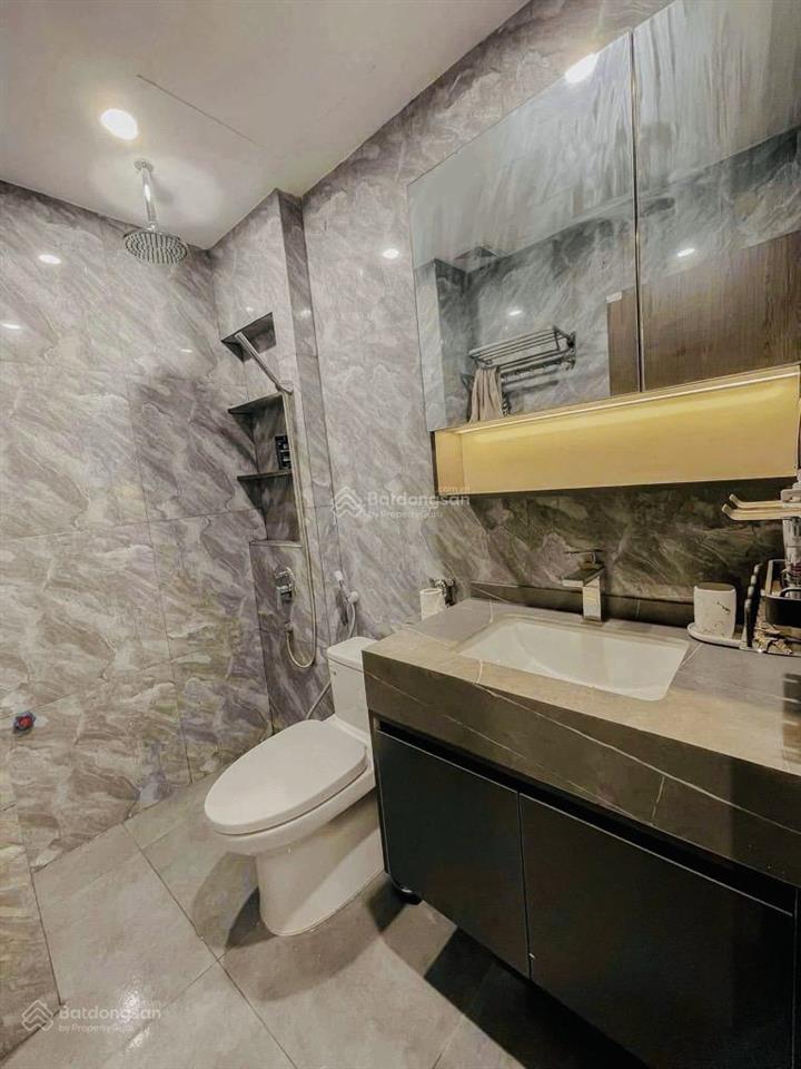 Nhà mới dân xây phân lôvỉa hèkim chunghoài đứcdt.47m3tầng