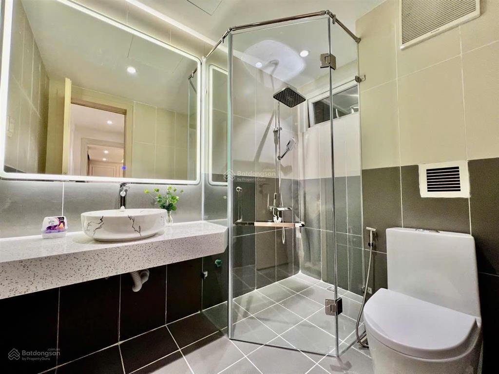 Giá cho thuê 14tr/tháng rẻ nhất.em đang có căn 2pn ,chung cư discovery cầu giấy , vào ở luôn