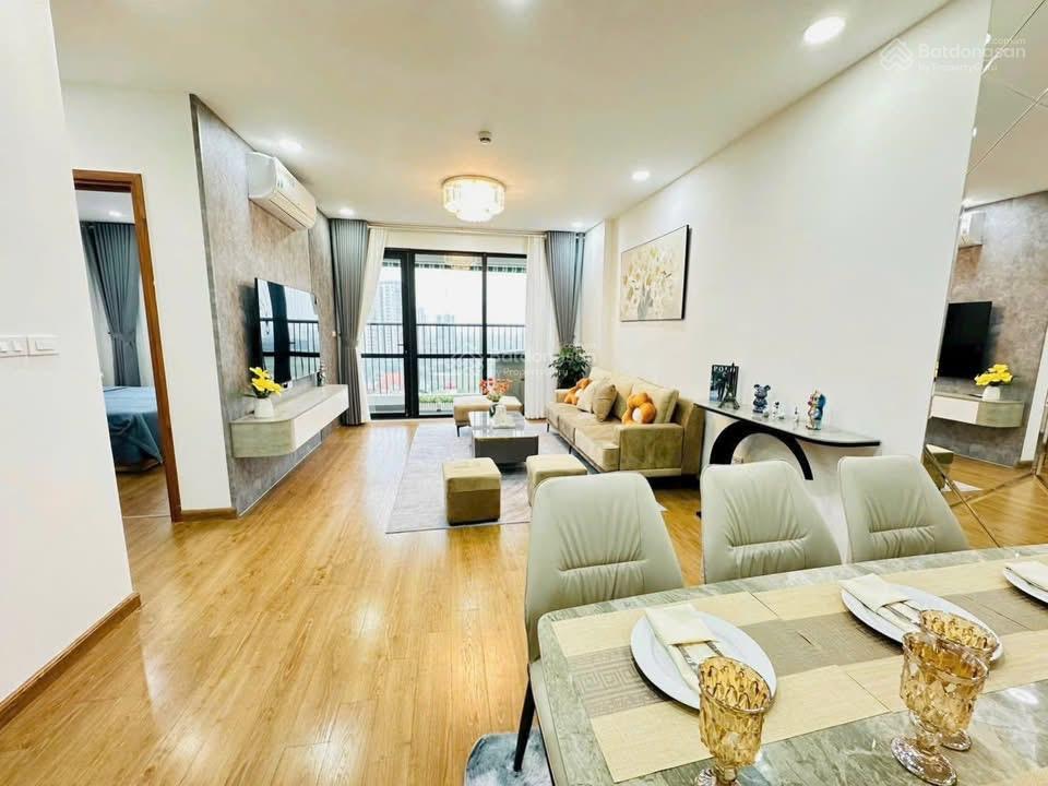 Giá 13tr/tháng. cho thuê nhanh căn góc chung cư 2pn  80m² chung cư sun square. vào ở được luôn