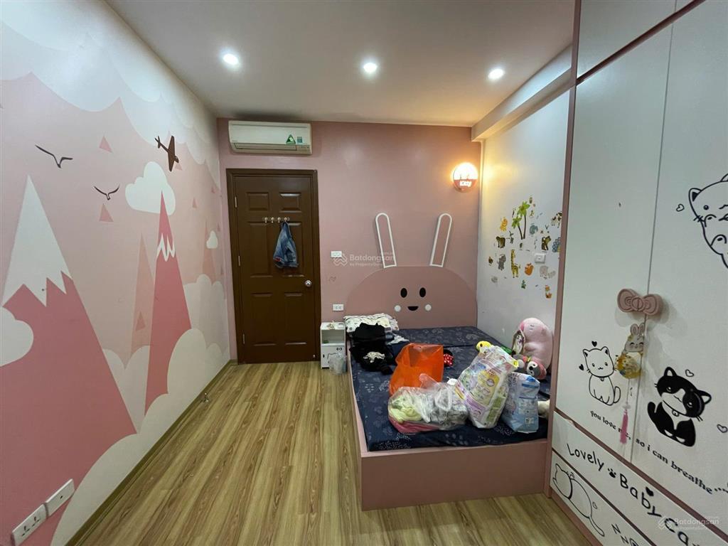 Cho thuê gấp căn 3pn2vs căn góc full đồ vào ở được luôn. giá 16tr/tháng.  0912 700 ***