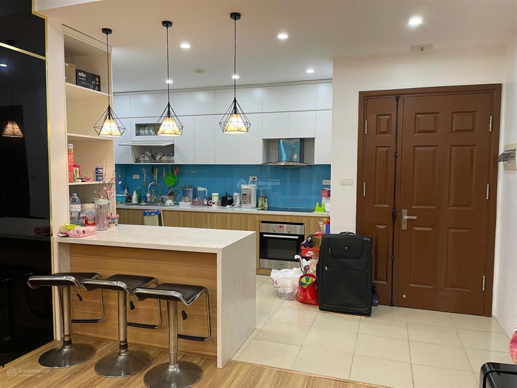 Cho thuê gấp căn 3pn2vs căn góc full đồ vào ở được luôn. giá 16tr/tháng.  0912 700 ***