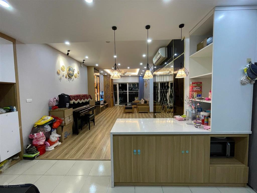 Cho thuê gấp căn 3pn2vs căn góc full đồ vào ở được luôn. giá 16tr/tháng.  0912 700 ***