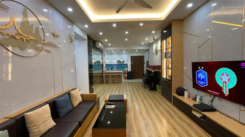 Cho thuê gấp căn 3pn2vs căn góc full đồ vào ở được luôn. giá 16tr/tháng.  0912 700 ***