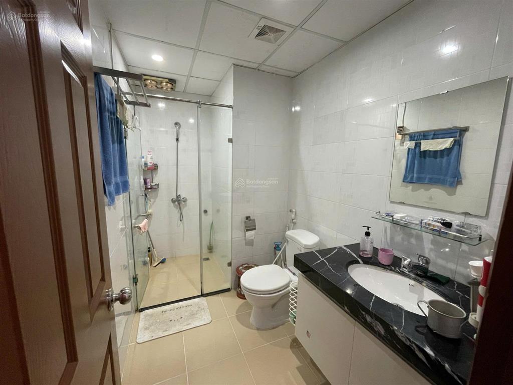 Cho thuê gấp căn 3pn2vs căn góc full đồ vào ở được luôn. giá 16tr/tháng.  0912 700 ***