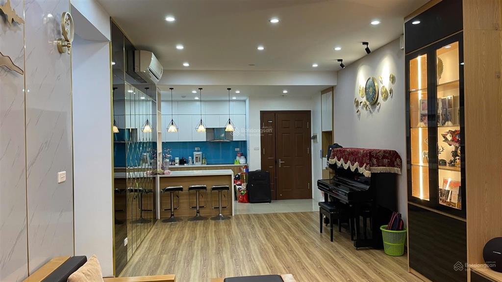 Cho thuê gấp căn 3pn2vs căn góc full đồ vào ở được luôn. giá 16tr/tháng.  0912 700 ***