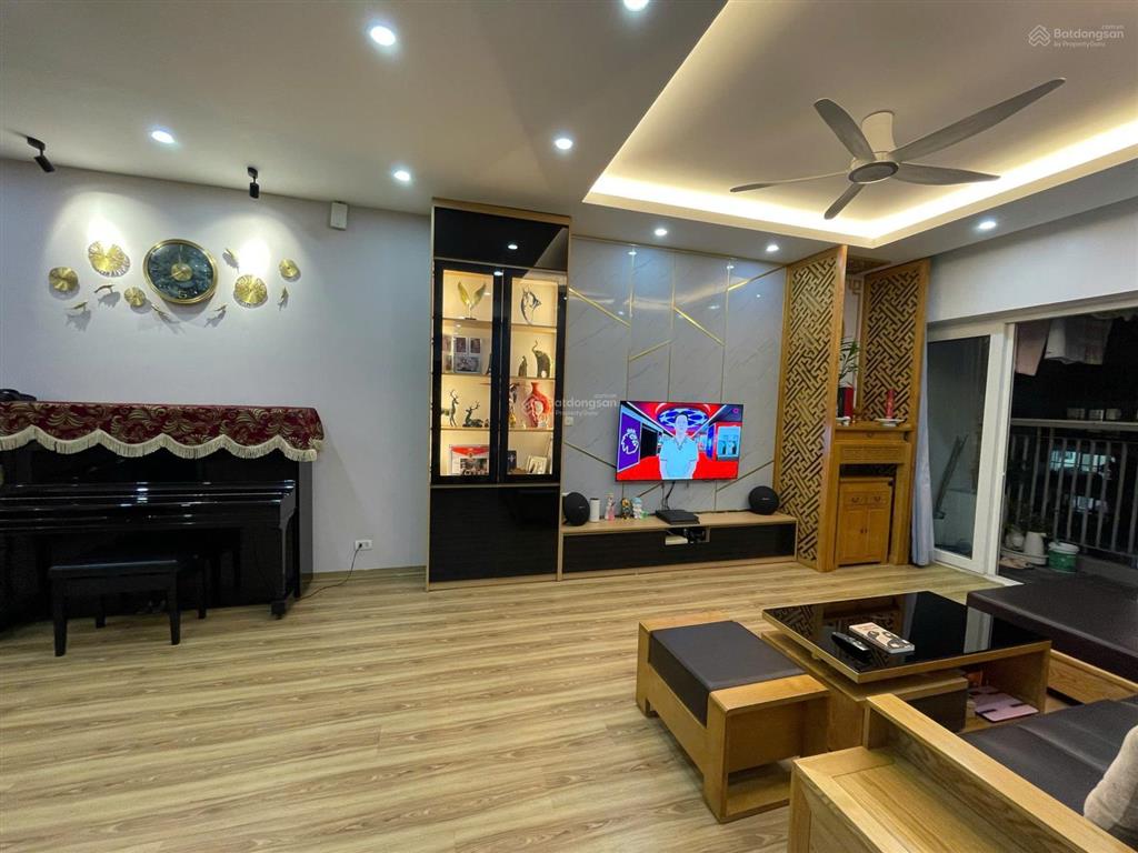 Cho thuê gấp căn 3pn2vs căn góc full đồ vào ở được luôn. giá 16tr/tháng.  0912 700 ***