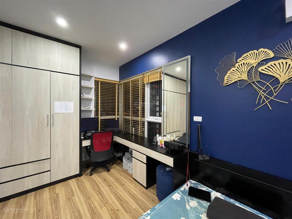 Cho thuê gấp căn 3pn2vs căn góc full đồ vào ở được luôn. giá 16tr/tháng.  0912 700 ***