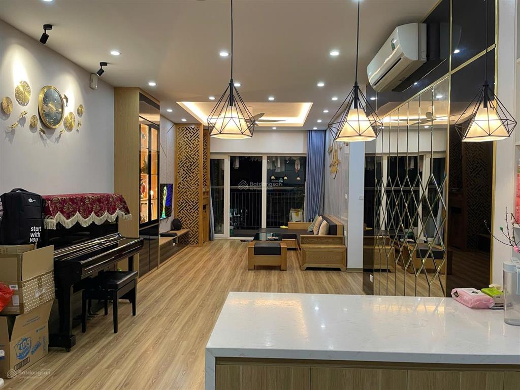 Cho thuê gấp căn 3pn2vs căn góc full đồ vào ở được luôn. giá 16tr/tháng.  0912 700 ***