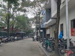 Nhà xây thô 4 tầng  lê văn lương  vỉa hè rộng  khu phân lô  ô tô đỗ cửa.