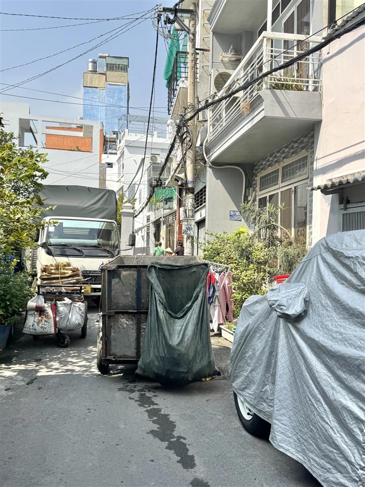 Bán nhà 4 tầng chu văn an  ngay học viện cán bộ  hxh ngang gần 5m  shr vuông vức  nhỉnh 6tỷ tl