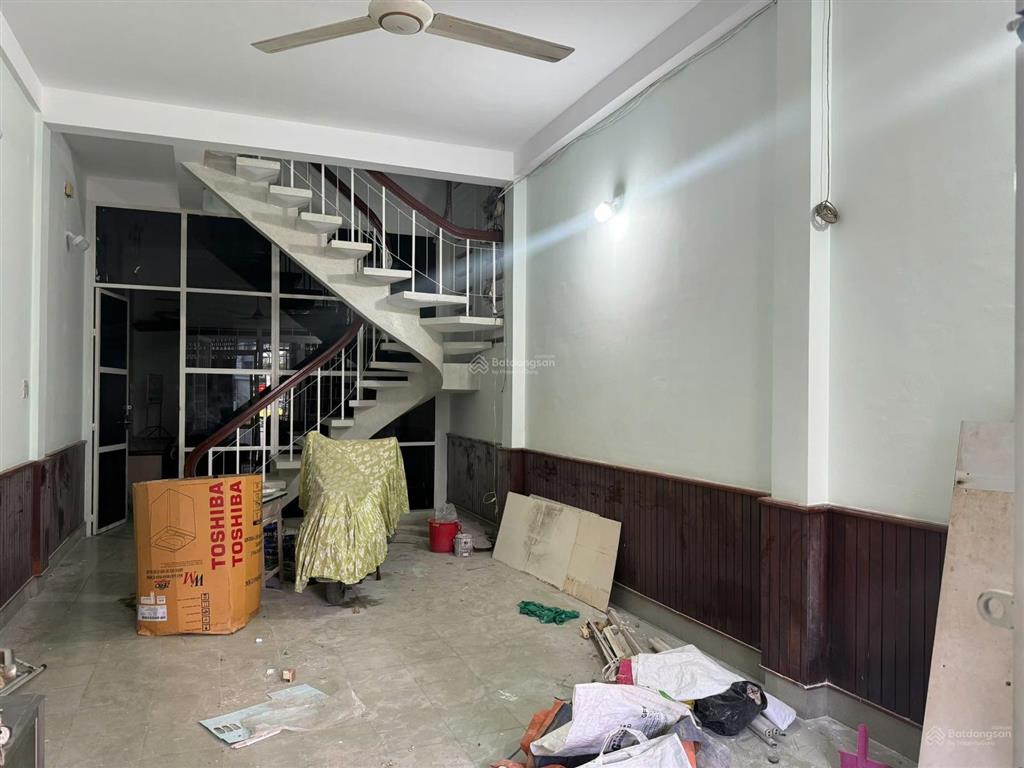 Mt hùng vương p1 mỹ tho vừa kinh doanh vừa nuôi yến, thu 35kg/tháng