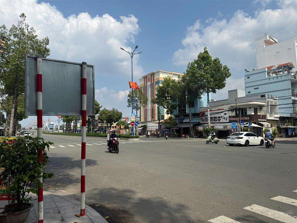 Mt hùng vương p1 mỹ tho vừa kinh doanh vừa nuôi yến, thu 35kg/tháng