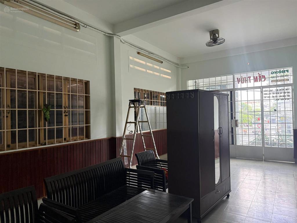 Mt hùng vương p1 mỹ tho vừa kinh doanh vừa nuôi yến, thu 35kg/tháng