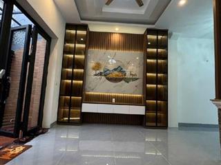 Chính chủ bán nhà thịnh liệt 39m2, 5 tầng, giá 6,5 tỷ. sổ đỏ cc, 25m ra oto. lô góc