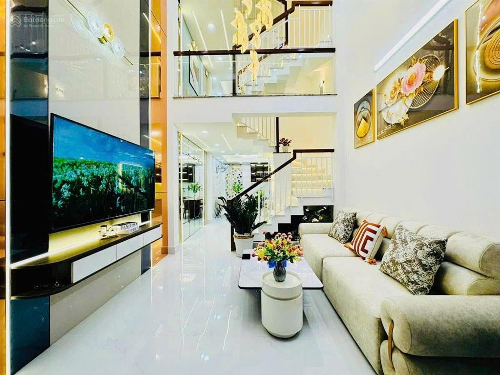 Bán nhà mặt tiền kinh doanh nội thất ngô gia tự quận 10, dt 3.6x12m, lửng 5l thang máy giá 20.5 tỷ