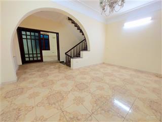 Cho thuê nhà phân lô ô tô tránh, kinh doanh phố lê trọng tấn, thanh xuân 90m2, mt 8m 29tr/tháng