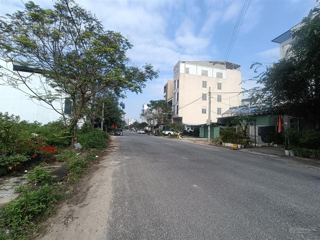 Bán lô đất 125m 2 mặt tiền trước sau đoàn khuê ngũ hành sơn giáp sông giá 10.6 tỷ.