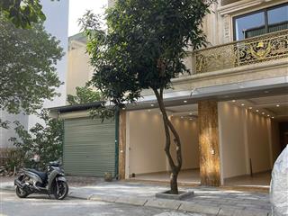 Một căn duy nhất trung tâm ngọc thụy trong đê giá hiếm nhỉnh nhẹ 5 tỉ  chính chủ 0969 958 ***